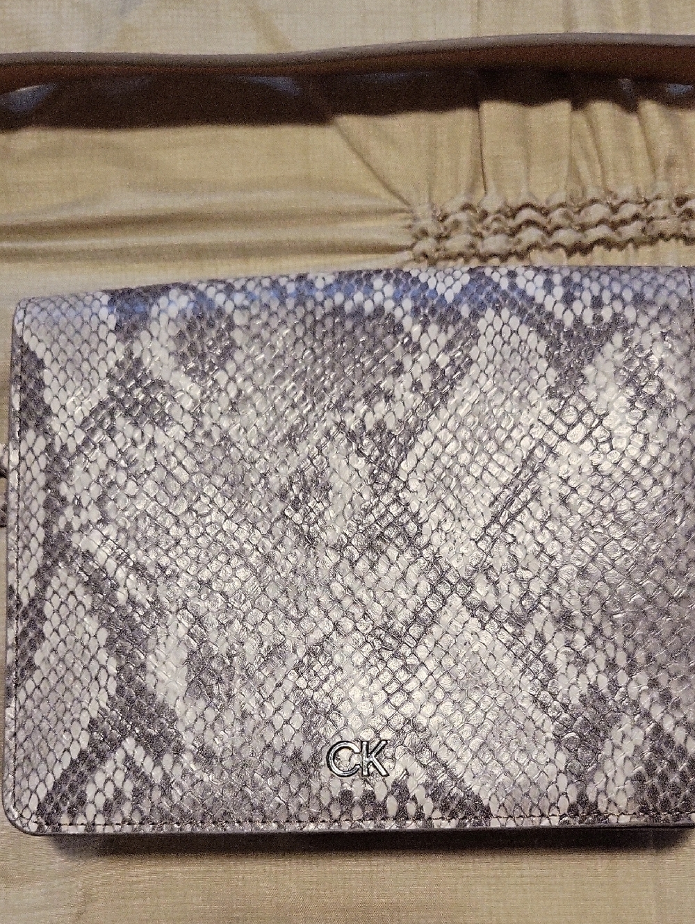 NWOT XLRG Calvin Klein Gray Snake-Print Belt/Crossbody Bag
